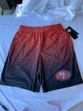 NWT San Francisco 49er Basketball style shorts Men’s small